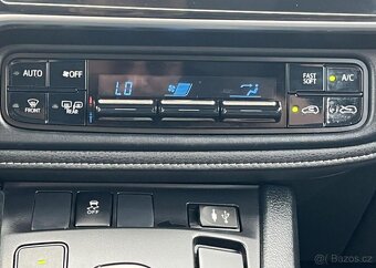 Toyota Auris 1.8i HYBRID AUTOMAT TEMPOMAT automat 73 kw - 10