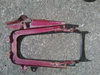 Jawa 250/350 Kývačka ND-p.a z.vdlice,podsedlový plech atd... - 10