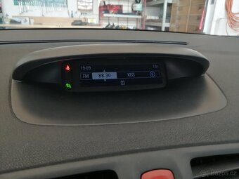 RENAULT MEGANE 1,5 TDCI - 10
