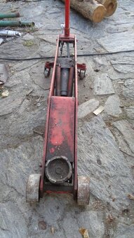 Hydraulický zvedák - 10