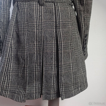 dámský zimní kabát s kapucí 38 - 40  TOP STAV - 10