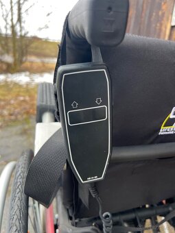 Elektrický stavěcí invalidní vozík - 10