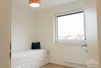 Luxusní řadový dům 4+kk s bazénem a zahradou v Drahelčicích, - 10
