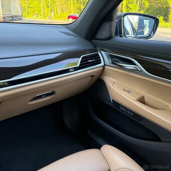 BMW 750d xDrive Limousine, krásné, nové v ČR, 1. majitel - 10
