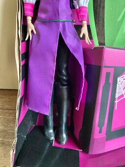 Monster high ředitelka Krváková a kůň s krabicí - 10
