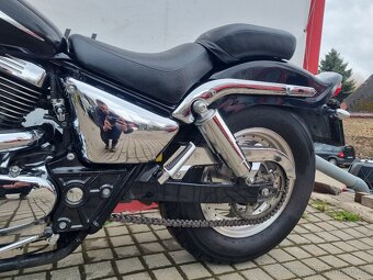 Suzuki VZ 800 Marauder - 10