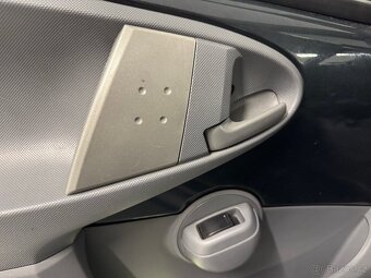 Peugeot 107, r. 2006, jen 88000 km, klimatizace - 10
