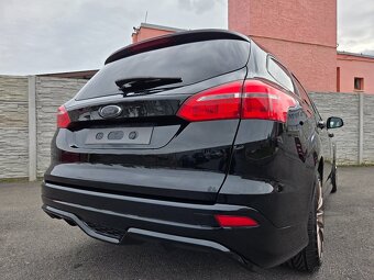 FORD FOCUS ST LINE ECOBOOST KOMBI 2018 - 10
