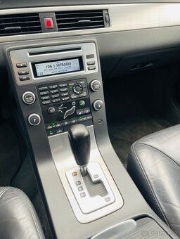 Volvo V70 D5 2.4D 136kW - 10