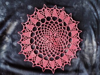 Ručně háčkované dečky 25 cm - 10