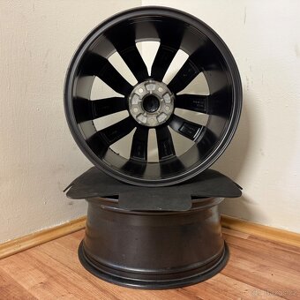 VW PASSAT B8/ARTEON 5x112 R18 ET40 8.0Jx18 57,1mm - 10