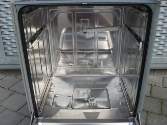 VESTAVNÁ MYČKA MIELE,LUXUSNÍ ZNAČKA,NEREZ,LCD,TURBO.tř.A+ - 10