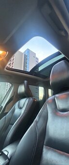 VOLVO XC60 2.4D5 R-DESIGN 151KW 4x4 AUT-NAVI-KUŽE-TAŽNÉ-XENO - 10