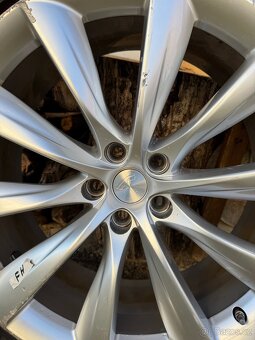 Prodám 4 hliníková kola x 22” Tesla Model X Turbine - 10