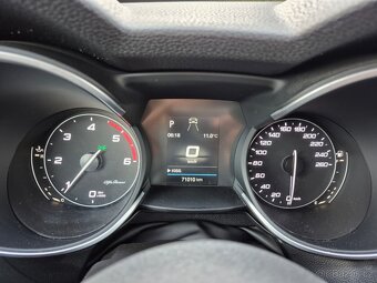 Alfa Romeo Stelvio 2.2 JTDM 140kW - 10