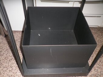 Kovový pojízdný pracovní stůl - 10