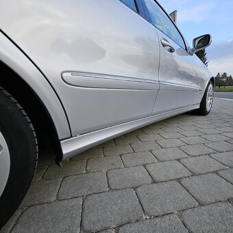 Mercedes-Benz E200 - 10