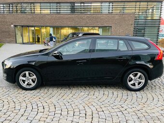 Volvo V60 2.0D3 5VÁLEC MANUÁL LED VÝHŘEV SENZORY - 10