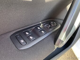 Peugeot 308 1.6HDi , 88 kW nafta, 2015 - 10