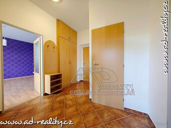 Pronájem prostorného zděného 2+1 [75m2] komora, po REKO, pob - 10