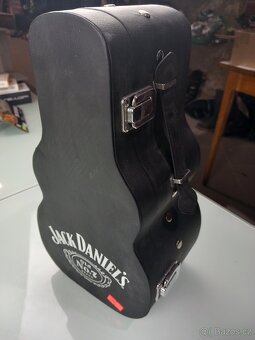 Jack Daniel's Kytara - 10
