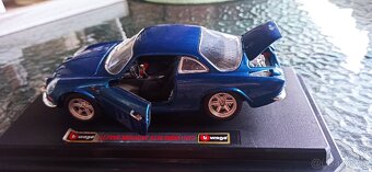 Sberatelske modely aut. - 10