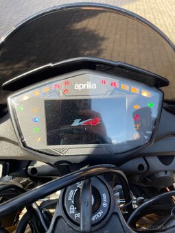 Aprilia Tuono 1100 Factory V4 2020 - 10