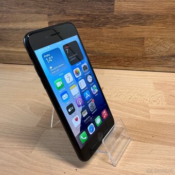 iPhone SE 2020 64GB, černý (12 měsíců záruka) - 10