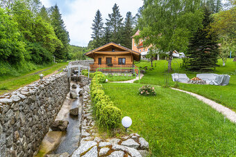 Prodej rodinného domu se zahradou 4.300 m2 a třemi rekreační - 10
