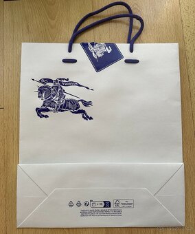 Papírové tašky značky BURBERRY - 10