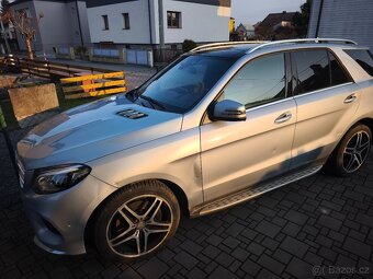 havarovaný Mercedes Benz GLE 500 e - 10