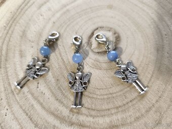 Přívěsek - Andělka s modrým křemenem - 10