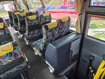 Autobus ISUZU 26+1 míst - 10