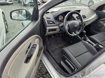 Renault Mégane
1.6 i Parkovací senzory - 10