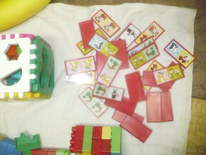 plastové kostky , domino, kostka-tvary ... - 10