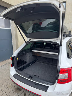 Škoda Octavia RS 2.0 TDI DSG 135kW - 10