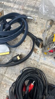 Prodám různé AV propojovací TV,audio,SVHS,scart atd. šňůry - 10