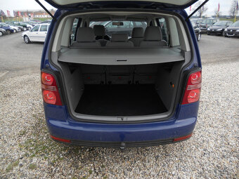 Volkswagen Touran 2.0 TDi 103Kw - 10
