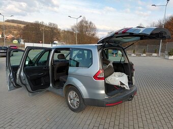 Ford Galaxy 2,0 TDCi 103kW,Ghia,7MÍST,TAŽN - 10