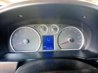 Hyundai i30 hatchback - 10