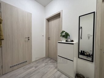 Pronájem bytu 3+kk 76 m², Včelná - 10