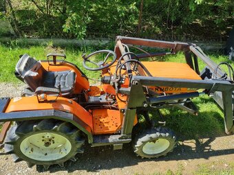 Malotraktor Kubota B1502 15koní s nakladačem - 10