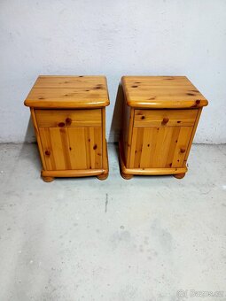 Prodám 2 x 2 hezké noční stolky z masivu. - 10
