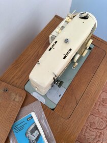 Skříňový šicí stroj včetně návodu - 10
