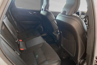 Volvo XC60 D4 AWD Momentum Advanced SE 2019 - 10