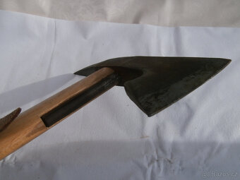 Hasičská sekyrka stará originální za 1.000 kč - 10