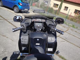 Honda goldwing 1800 - 10