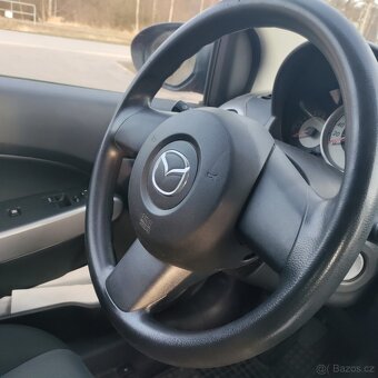 Mazda 2, 1,3KRÁSNÁ,130TKM,1MAJ.SERVISKA - 10