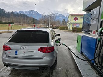Audi S4 B8 Avant Manuál - 10