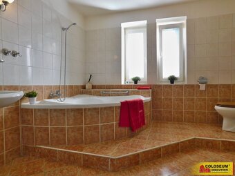 Hustopeče, byt OV 2+1, výhled do zeleně, krbová kamna, po re - 10